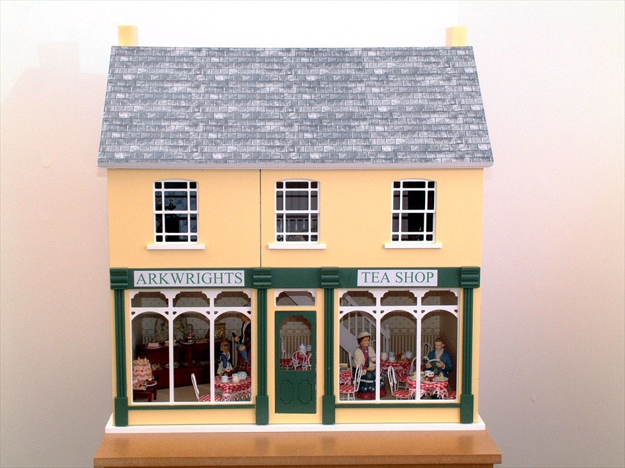 ドールハウス　本体 キット アークライト・ショップ Arkwright's Shopキット 英国　Dolls House Workshop社製写真は　組み立て済・塗装済のものです。**ドールハウス内の備品等はイメージ用に展示してあるだけで　商品には含まれません