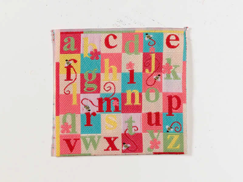 ピンク アルファベット ラグ , リビング小物 , 1/12サイズのドールハウス用ミニチュア