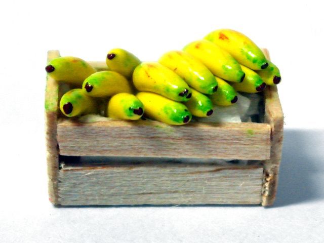 画像1: 箱入りバナナ