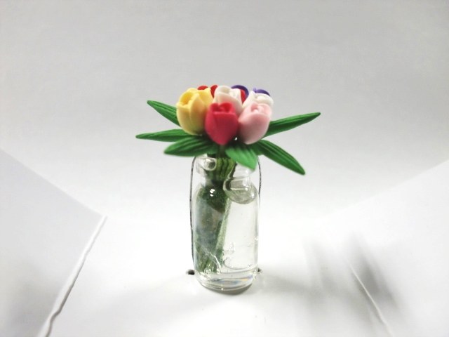 画像3: ガラス花瓶入り”チューリップ”