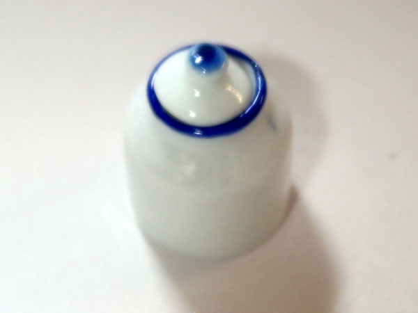 画像2: 陶器　保存容器　白