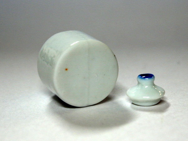 画像4: 陶器　保存容器　白